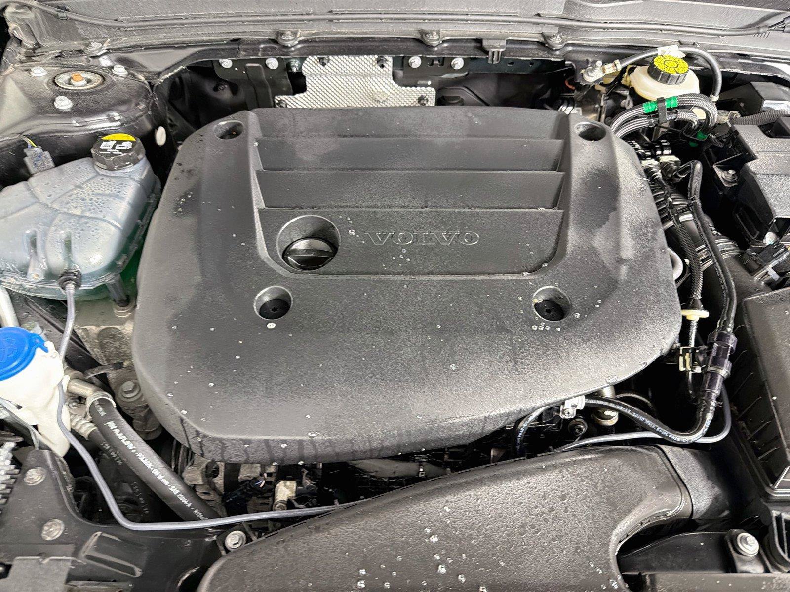 Used 2026 Volvo XC40 B5 Plus AWD/4WD image 33