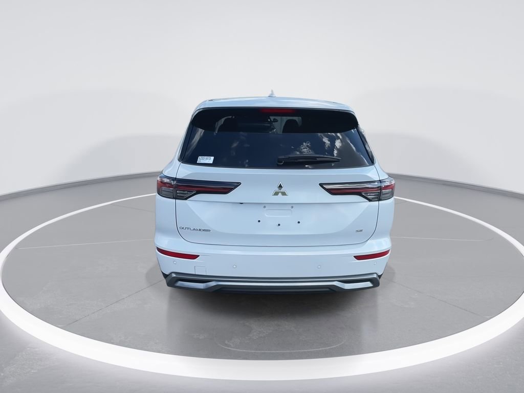 New 2025 Mitsubishi Outlander SE image 7
