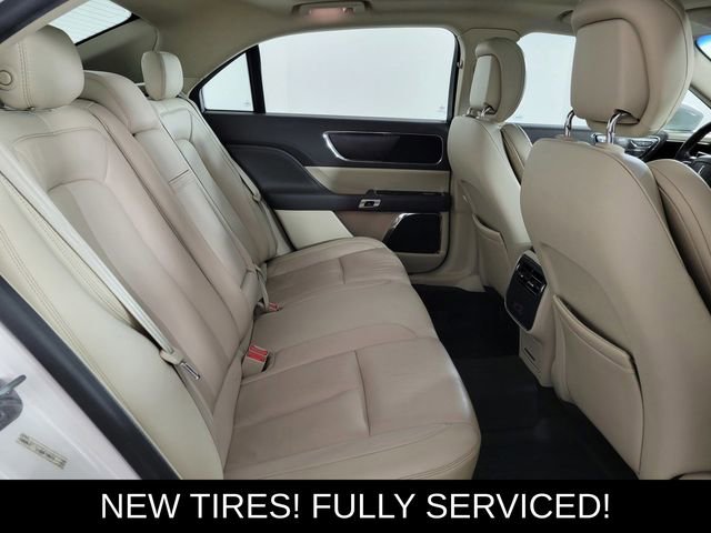 Used 2017 Lincoln Continental Select w/ Climate Package image 17