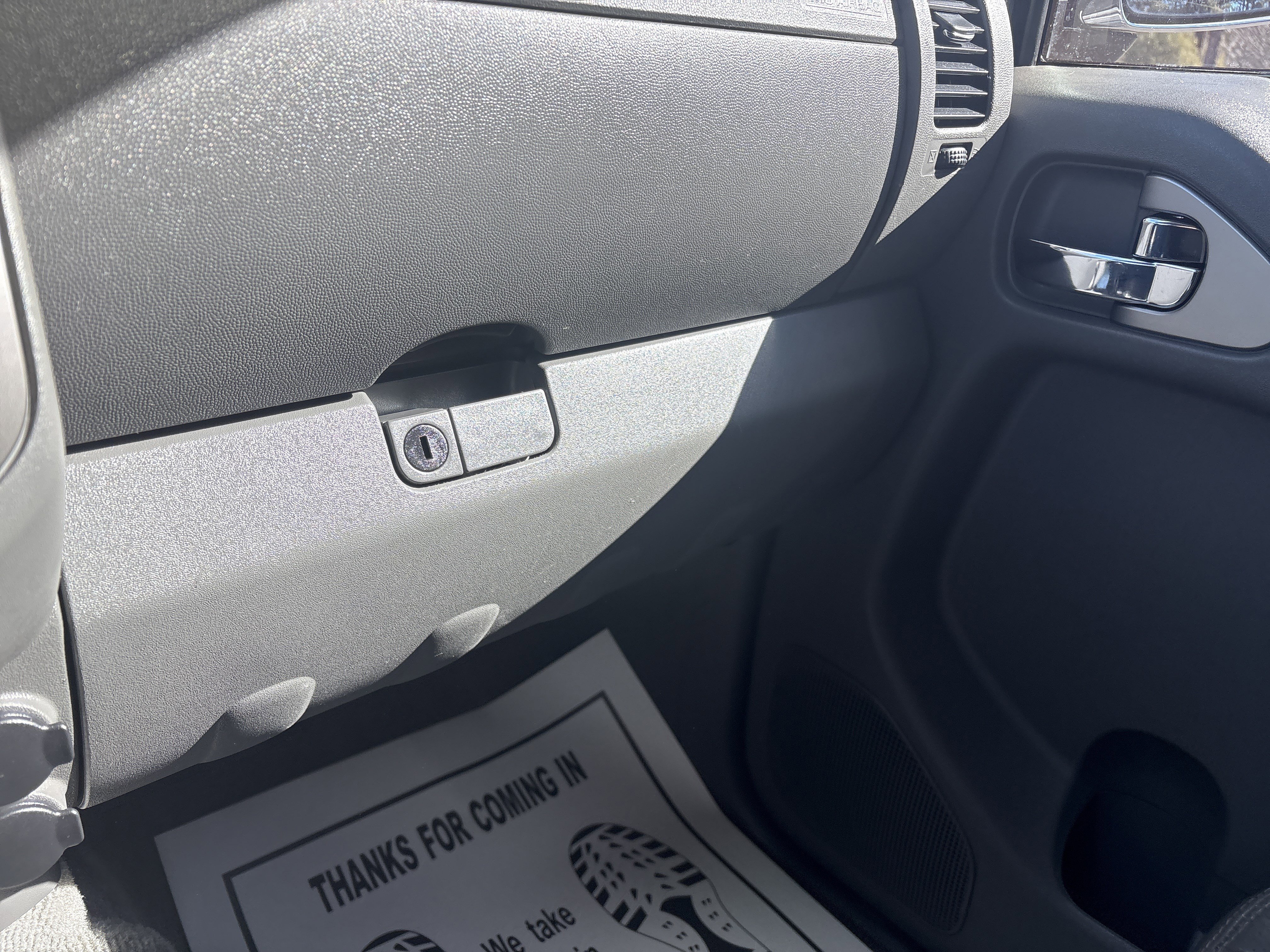 Used 2013 Nissan Frontier SL w/ Moonroof Pkg image 24