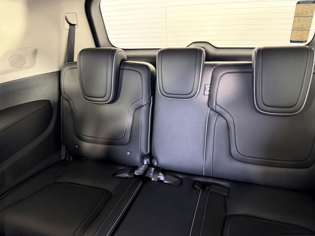 New 2026 INFINITI QX80 Luxe w/ Cargo Package AWD/4WD image 17