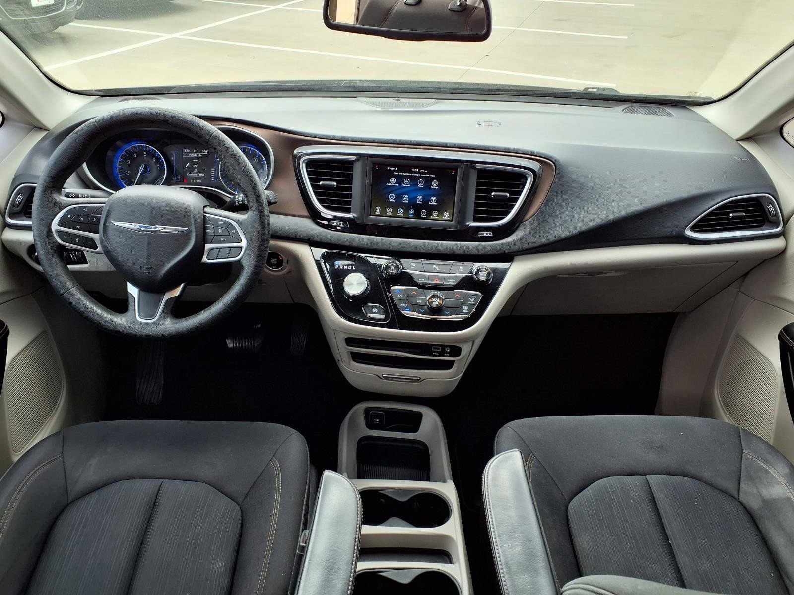 Used 2019 Chrysler Pacifica LX FWD image 11
