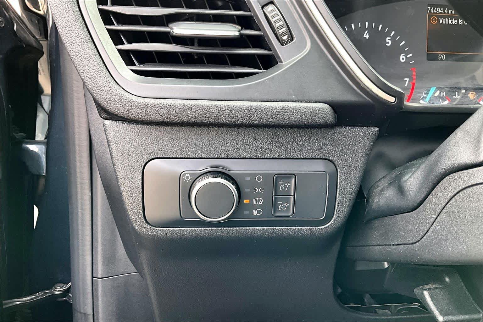 Used 2022 Ford Escape SE FWD image 36