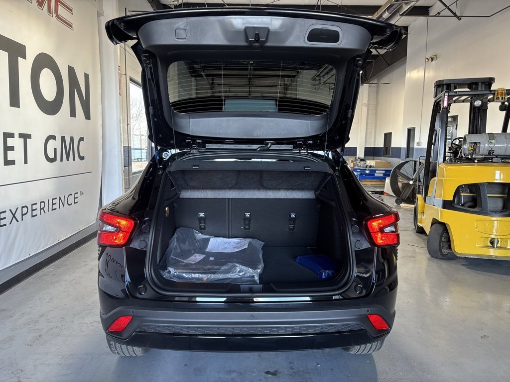 New 2026 Chevrolet Trax RS w/ Driver Confidence Package image 32