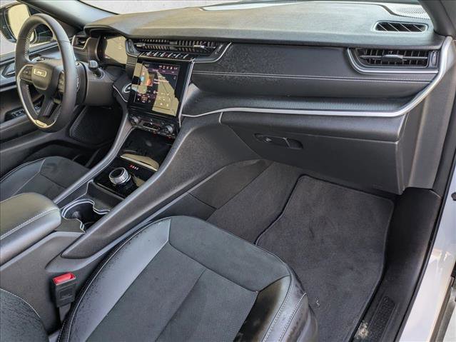 Used 2025 Jeep Grand Cherokee L Altitude RWD image 20