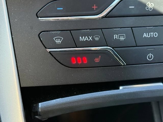 Certified 2018 Ford Edge SEL w/ Canadian Touring Package AWD/4WD image 30