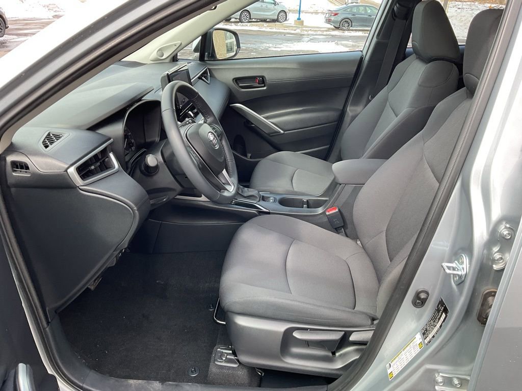 Used 2023 Toyota Corolla Cross LE w/ Moonroof Package image 10