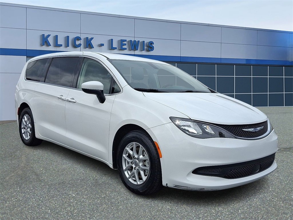 Used 2022 Chrysler Voyager LX