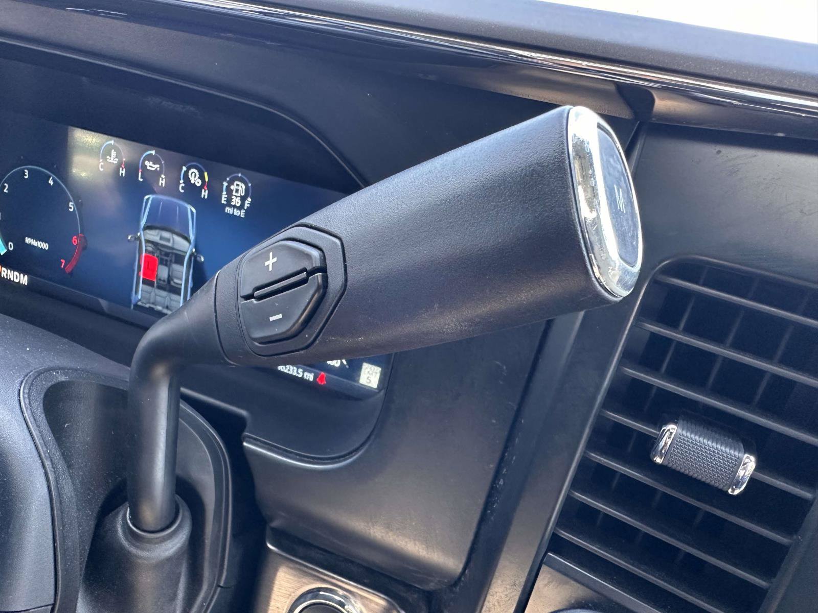 Used 2023 Ford F250 Lariat w/ Lariat Ultimate Package AWD/4WD image 22