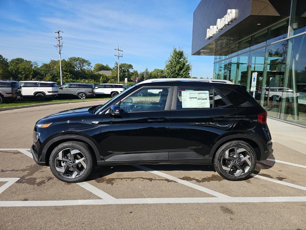 New 2026 Hyundai Venue SEL FWD image 2