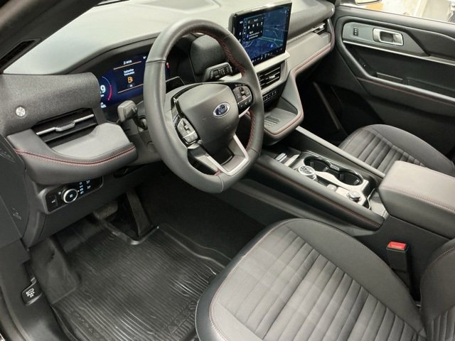 Used 2025 Ford Explorer ST-Line w/ Premium Package image 15