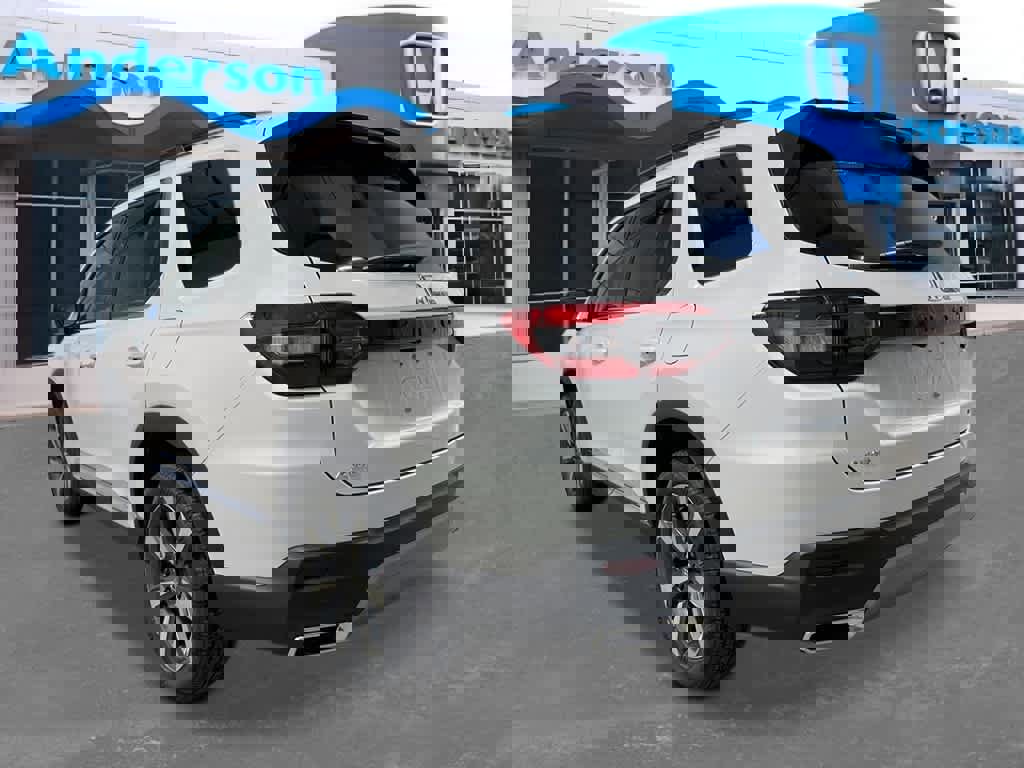 New 2025 Honda Pilot Touring image 3