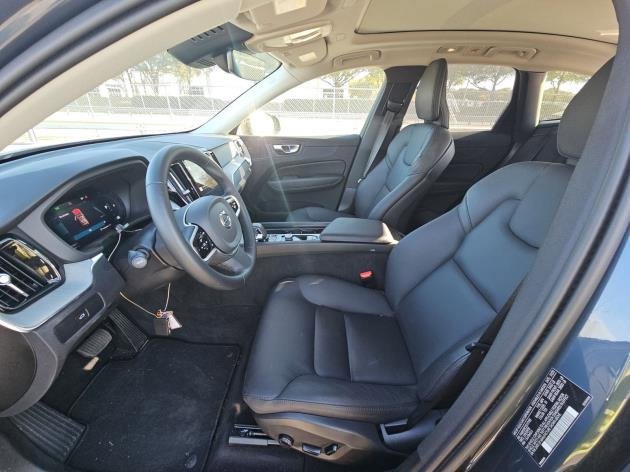 Certified 2025 Volvo XC60 B5 Plus image 6