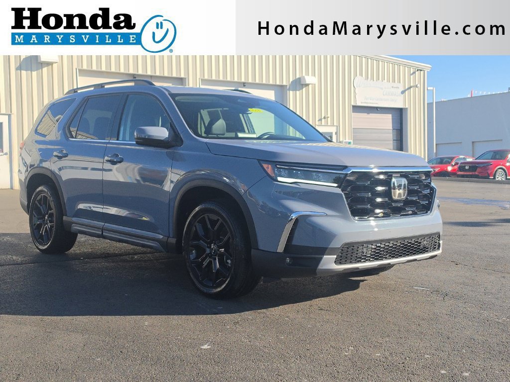 Certified 2025 Honda Pilot Touring image 1