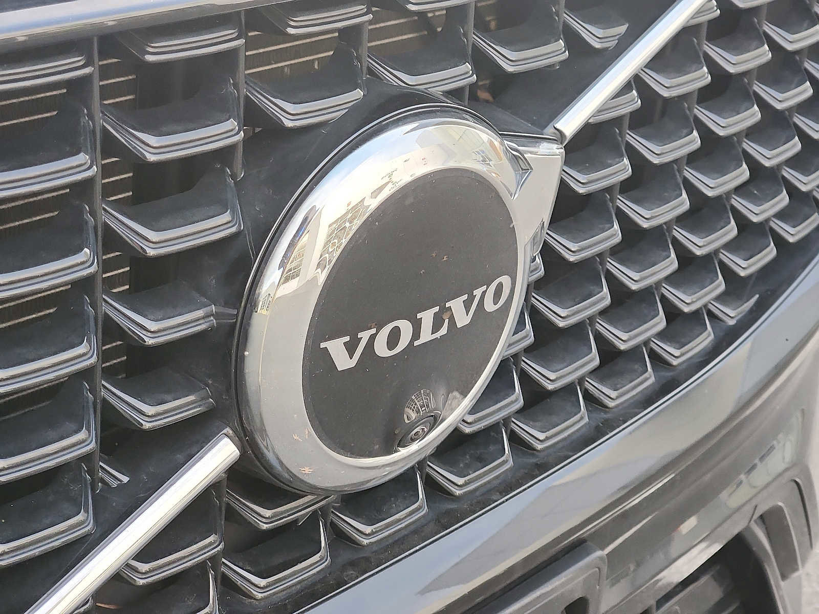 Used 2023 Volvo XC60 B5 Plus w/ Climate Package image 4