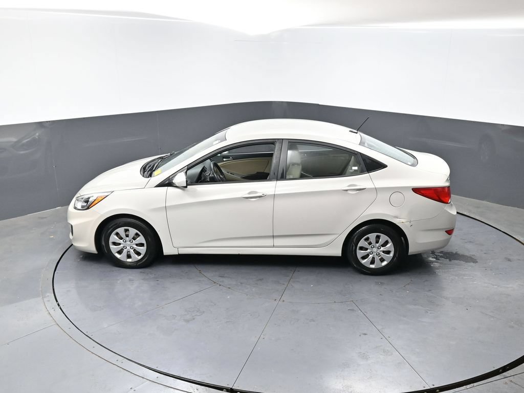 Used 2017 Hyundai Accent SE FWD image 17