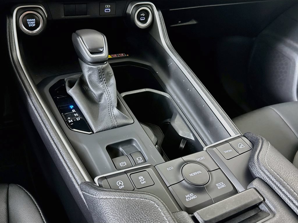 Used 2024 Toyota Grand Highlander AWD image 17