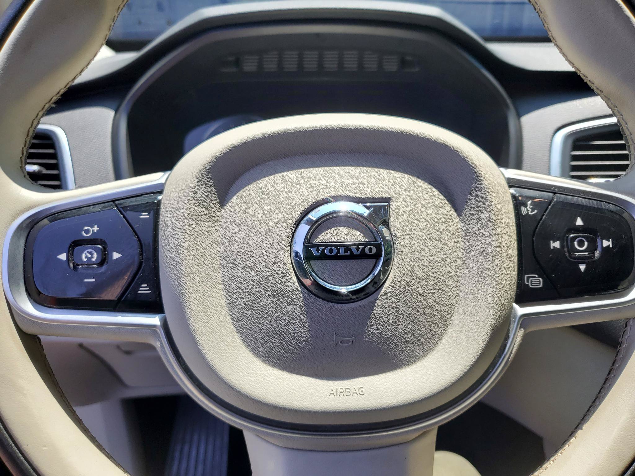 Used 2019 Volvo XC90 T6 Momentum w/ Advanced Package AWD/4WD image 14