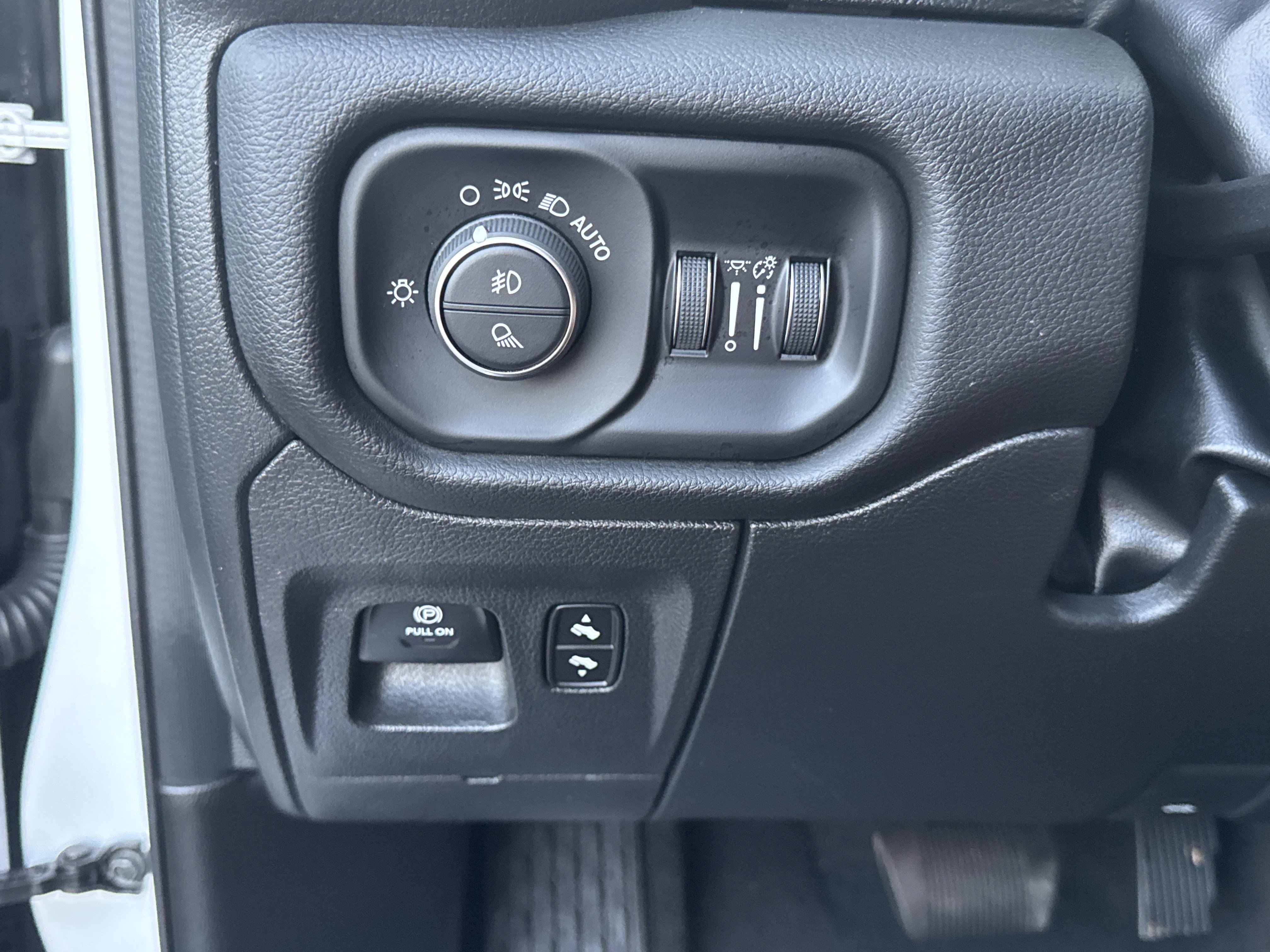 Used 2025 RAM 1500 Big Horn image 32