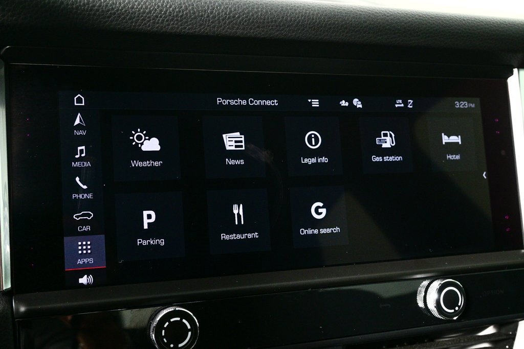 Certified 2025 Porsche Macan image 15