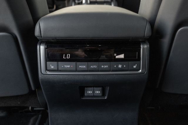 Used 2025 Lexus GX 550 w/ Accessory Package (2T) image 13