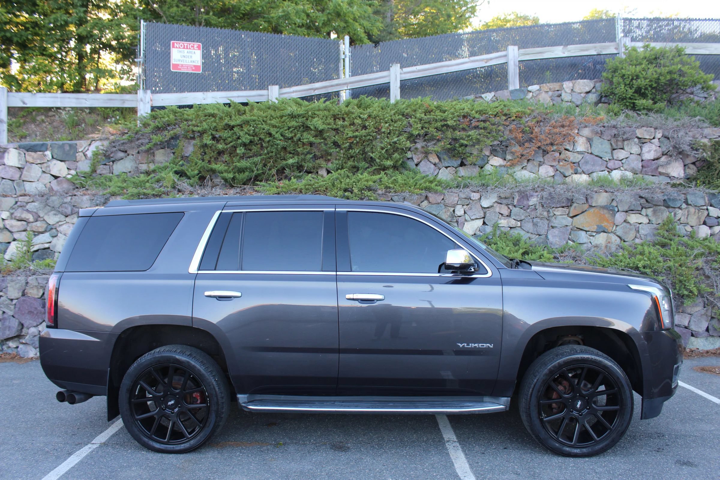 Used 2016 GMC Yukon SLT w/ Open Road Package AWD/4WD image 5