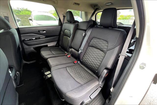 Certified 2022 Nissan Pathfinder SV FWD image 19