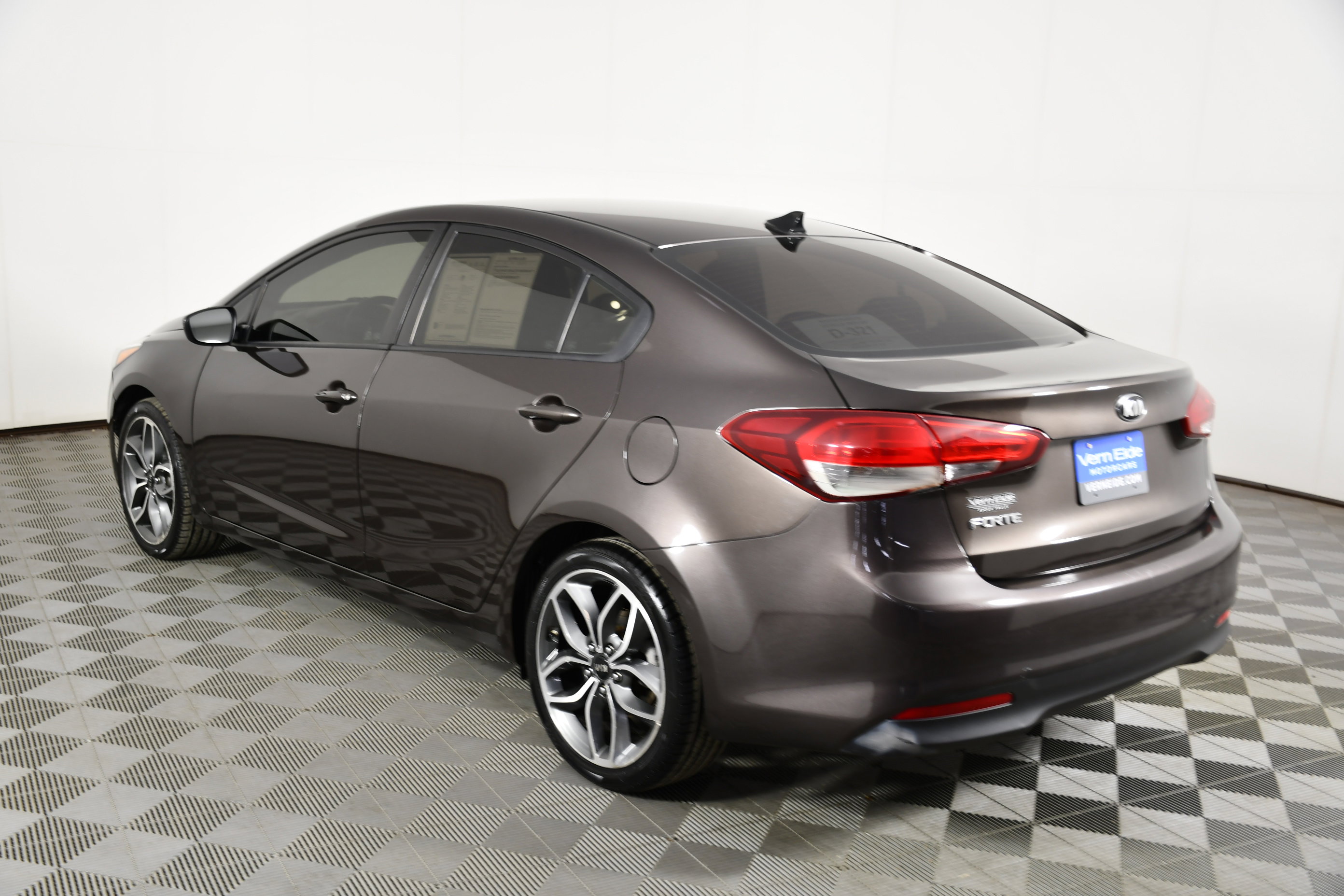 Used 2018 Kia Forte LX image 8