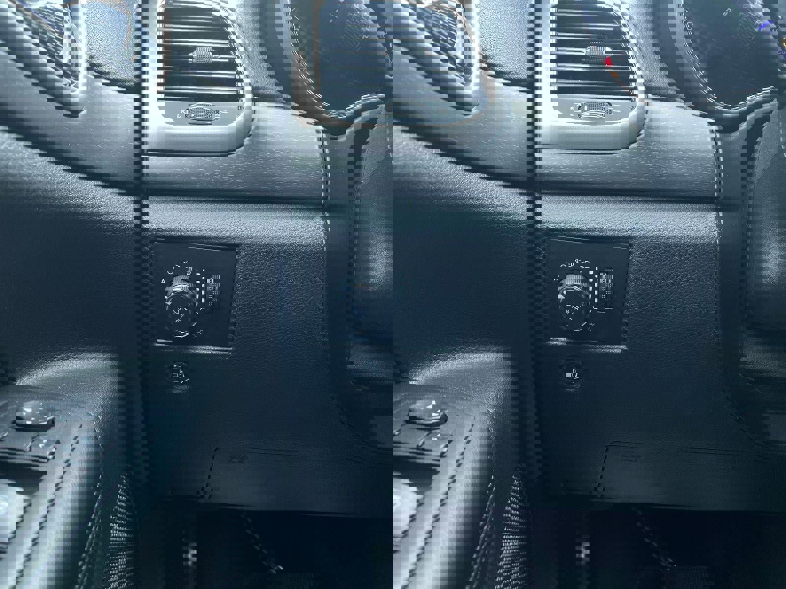 Used 2017 Jeep Grand Cherokee Altitude image 9