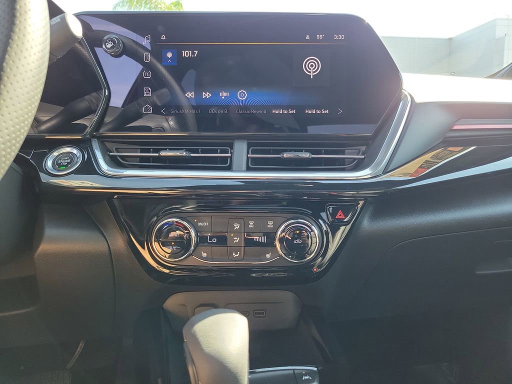 Used 2024 Chevrolet Trax RS w/ Sunroof Package image 13