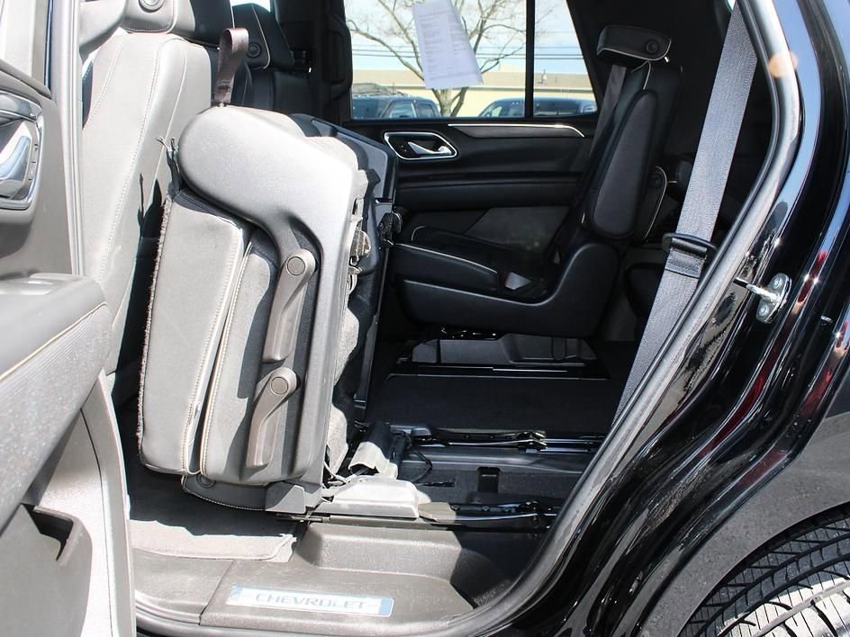 Used 2023 Chevrolet Tahoe Premier AWD/4WD image 17