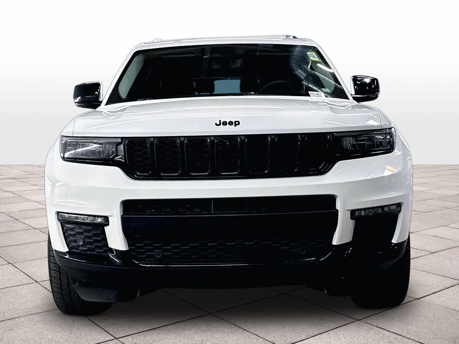 Used 2023 Jeep Grand Cherokee L Limited w/ Luxury Tech Group II AWD/4WD image 3