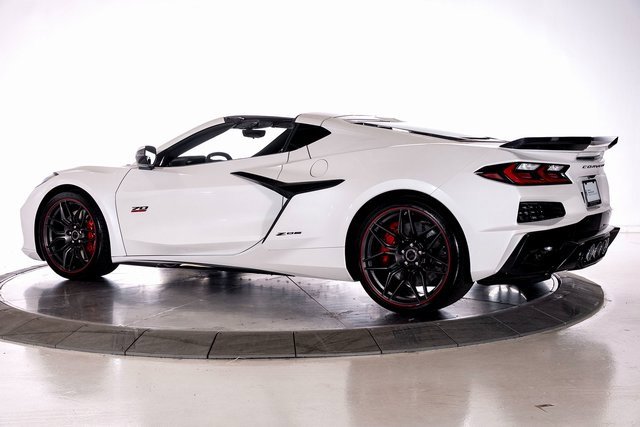 Used 2023 Chevrolet Corvette Z06 image 3