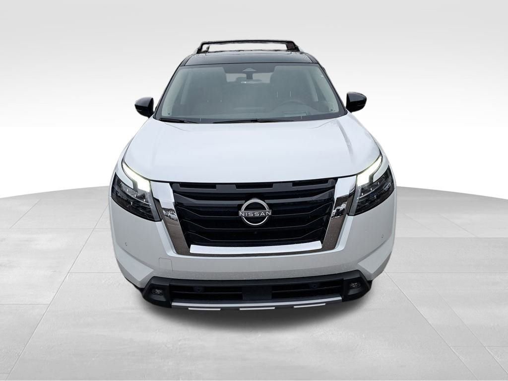 New 2025 Nissan Pathfinder Platinum w/ Cargo Package image 9