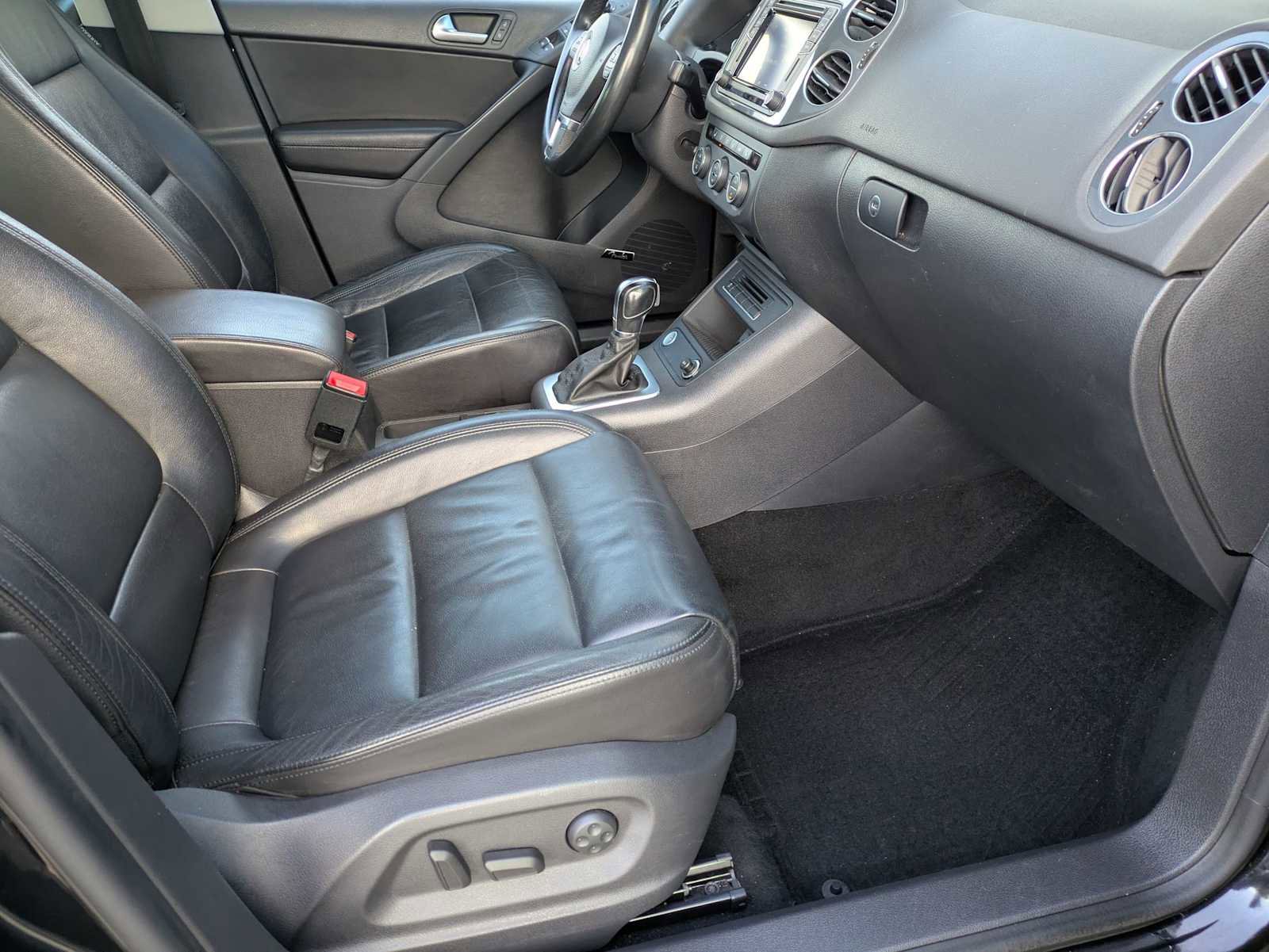 Used 2016 Volkswagen Tiguan SEL image 22