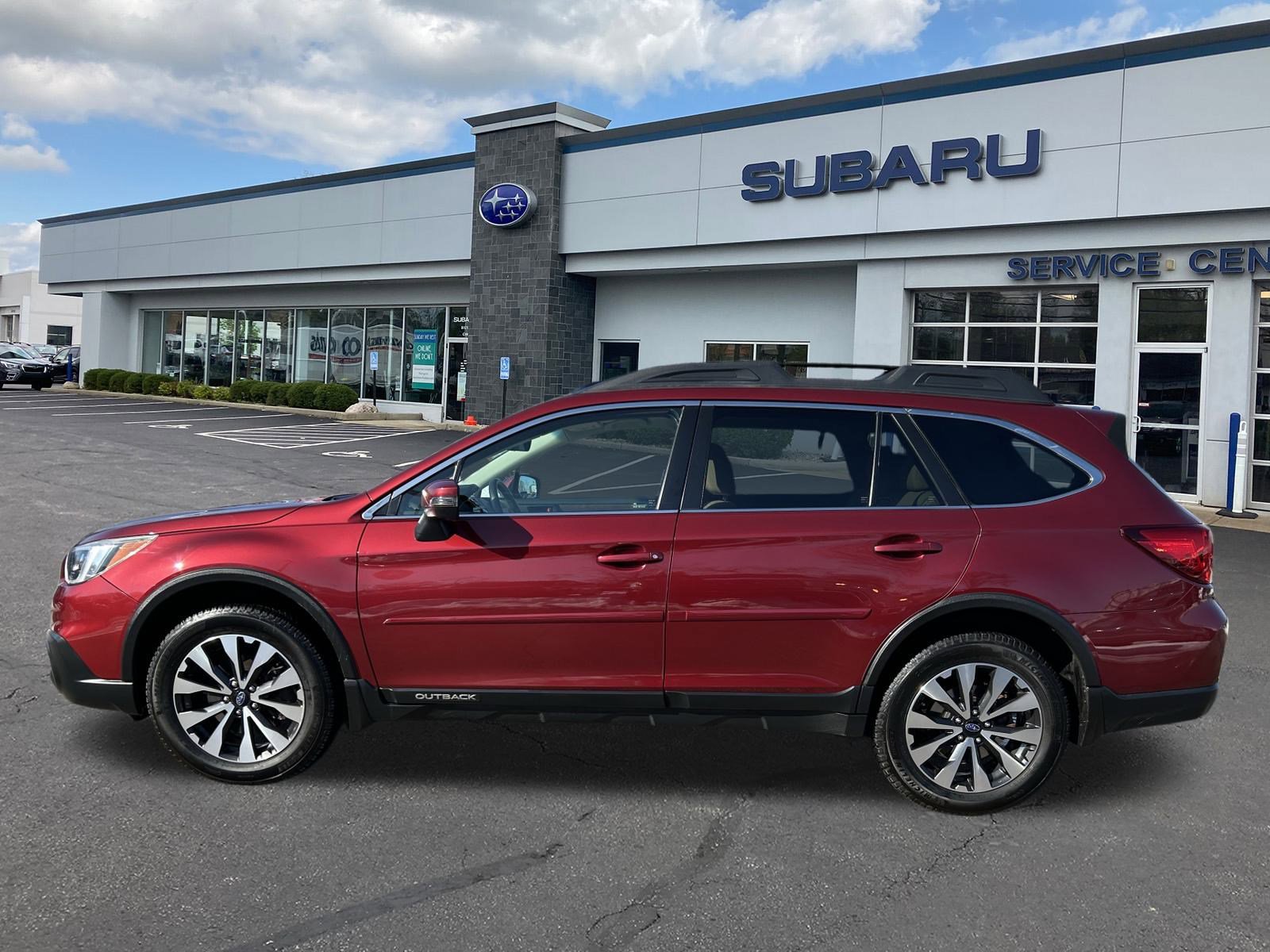 Used 2017 Subaru Outback 3.6R Limited image 5