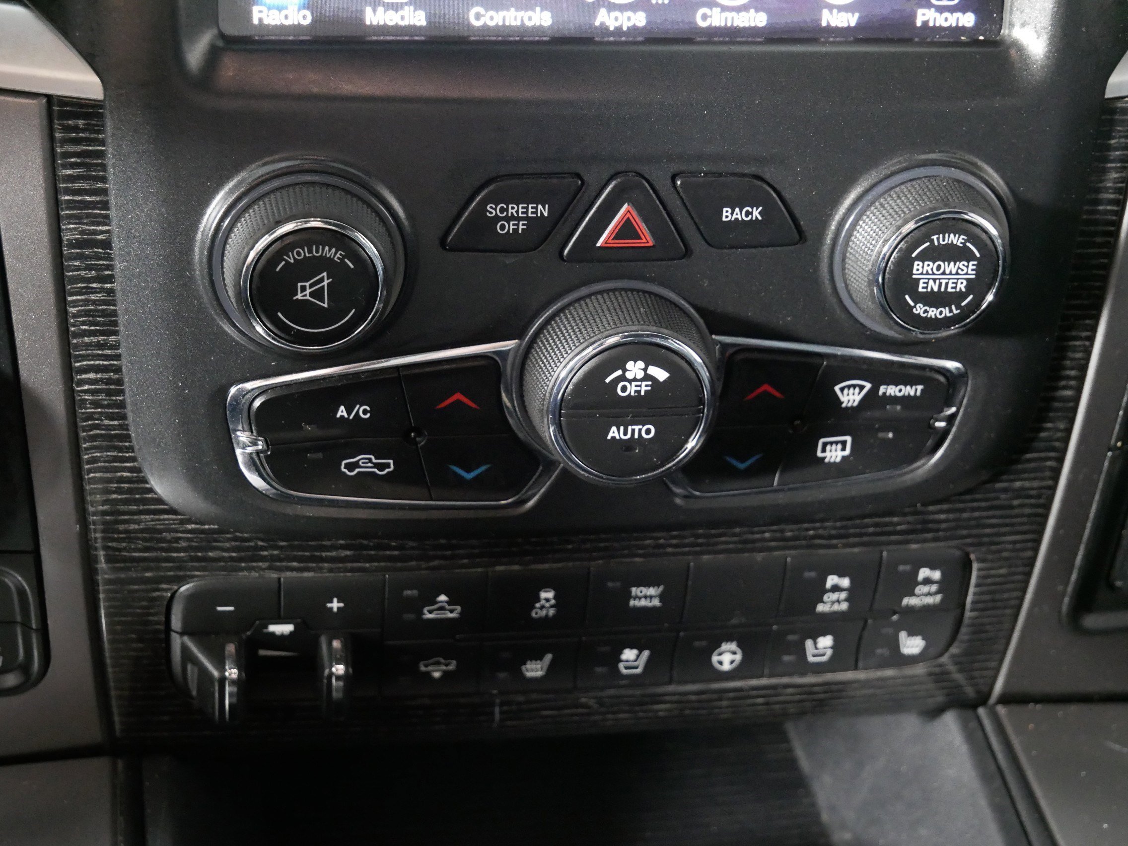 Used 2016 RAM 1500 Limited AWD/4WD image 23