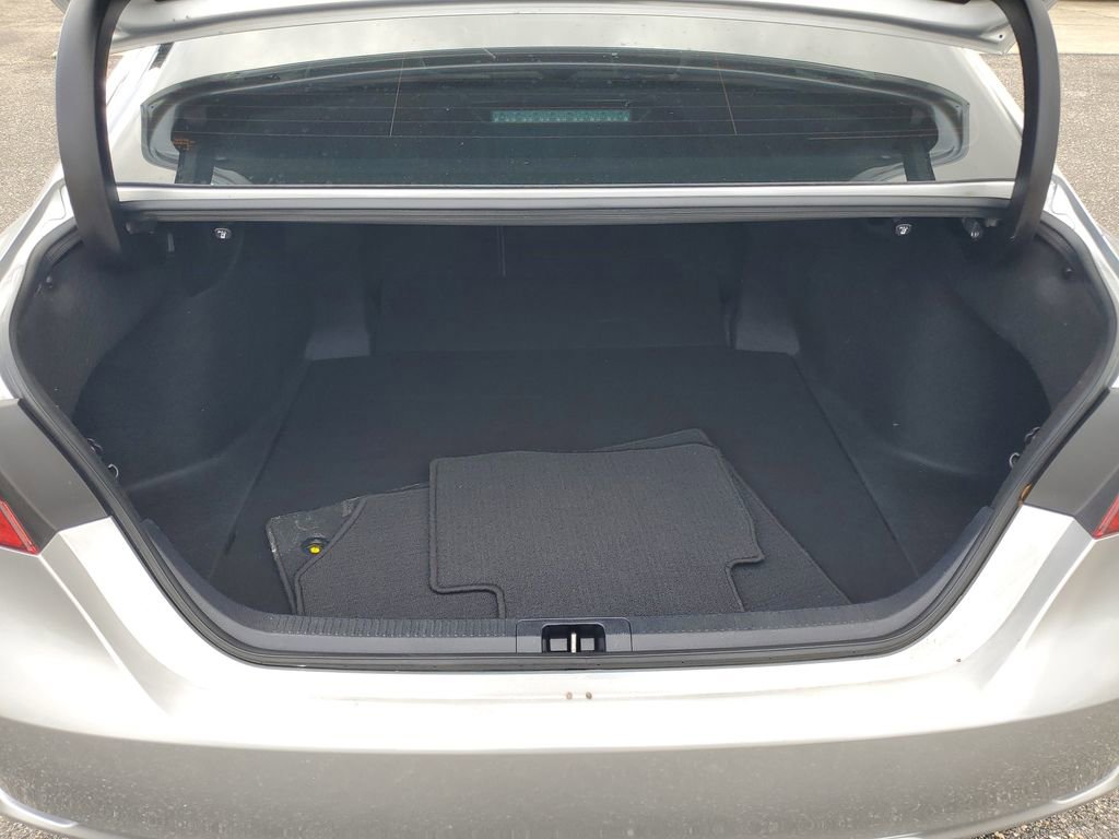 Used 2020 Toyota Camry SE image 29