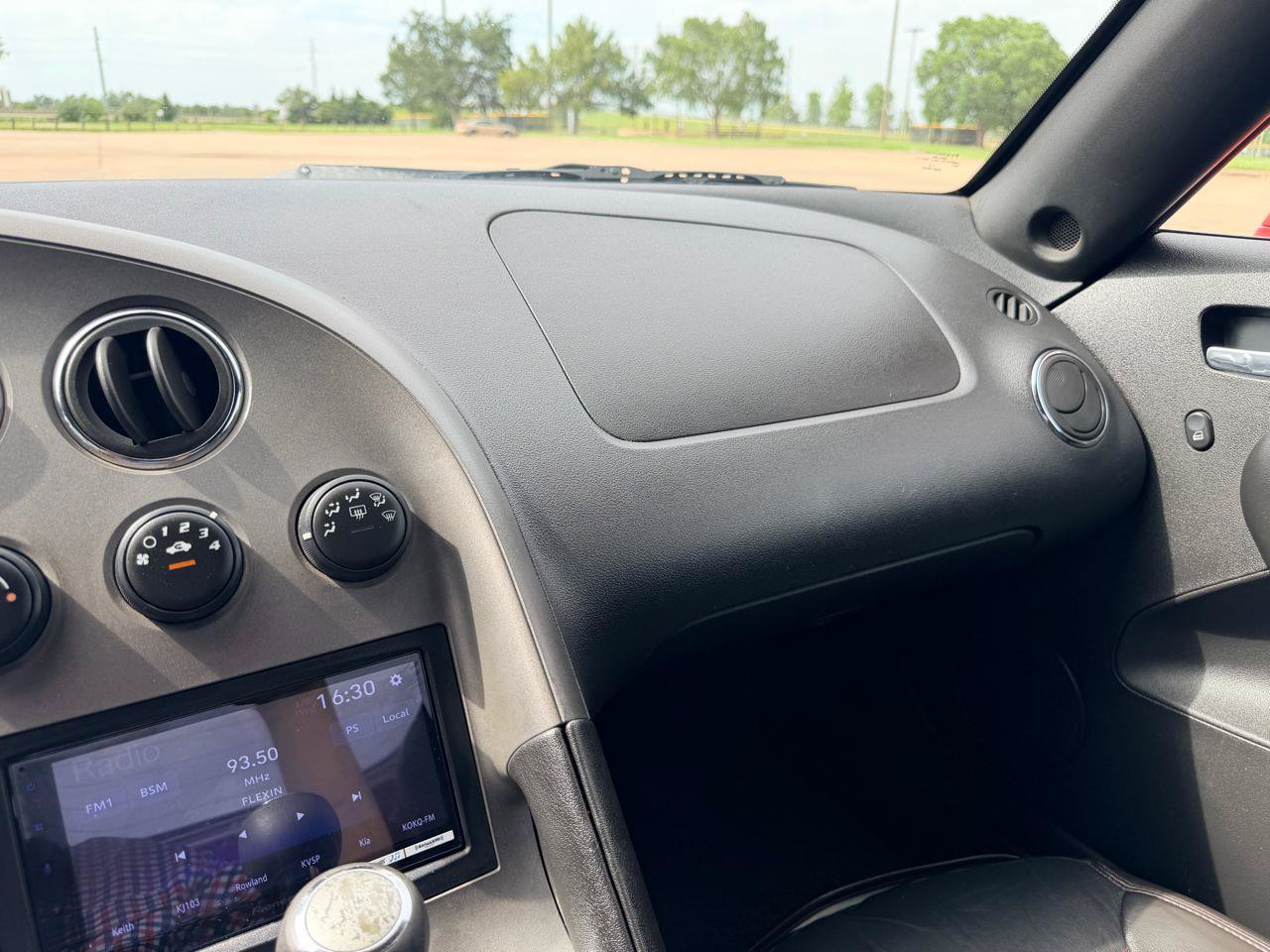 Used 2008 Pontiac Solstice GXP w/ Premium Package RWD image 23