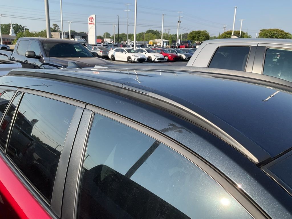 Used 2025 Toyota Corolla Cross AWD Hybrid image 3