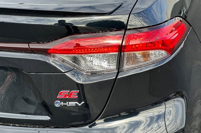 Certified 2025 Toyota Corolla SE image 36
