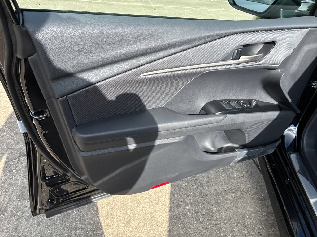 New 2026 Toyota Camry Hybrid FWD image 12