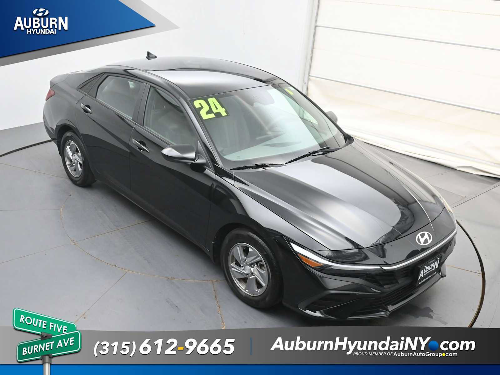 Used 2024 Hyundai Elantra SE FWD image 31