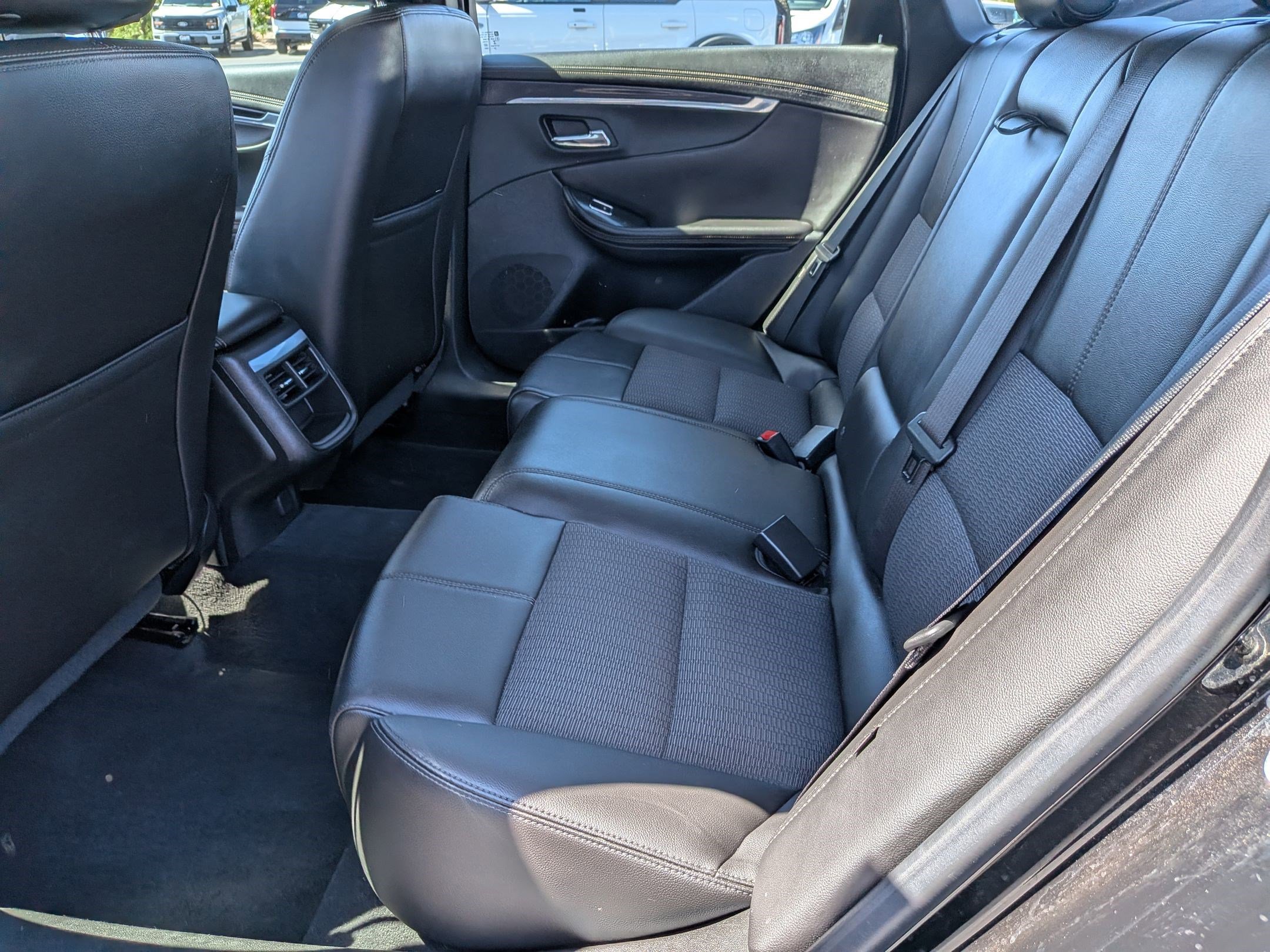 Used 2017 Chevrolet Impala LT FWD image 25