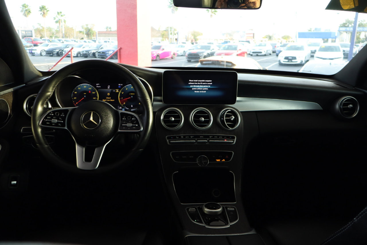 Used 2019 Mercedes-Benz C 300 4MATIC Sedan image 16
