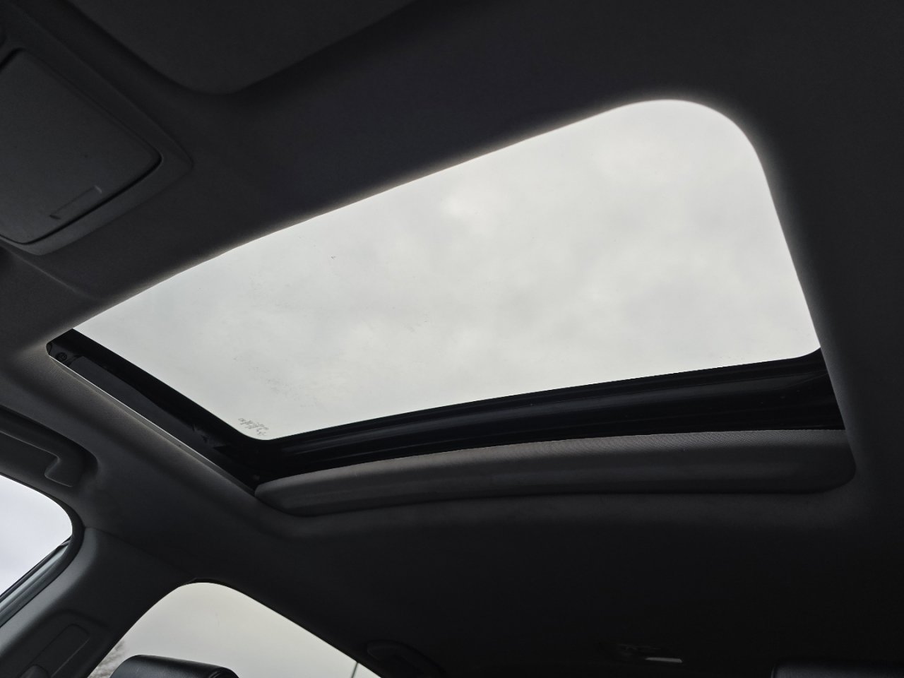 Used 2020 Honda CR-V EX-L image 4