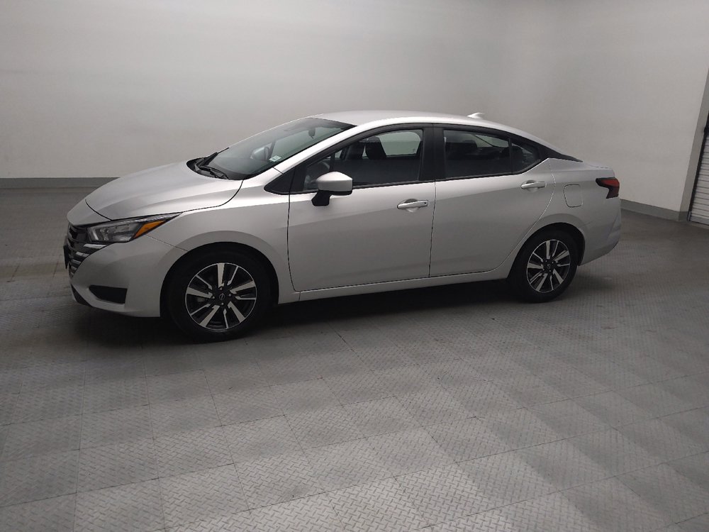 Used 2025 Nissan Versa SV FWD image 2