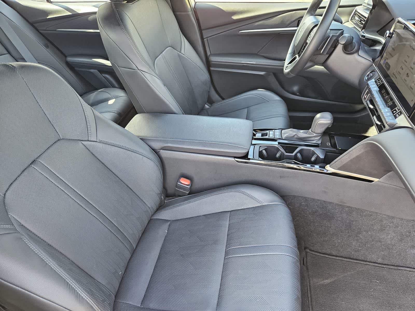 Used 2025 Toyota Camry XSE FWD image 12