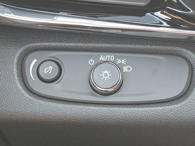 New 2026 Buick Envista Avenir FWD image 13