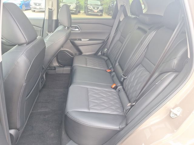 Certified 2024 Nissan Rogue Platinum FWD image 39
